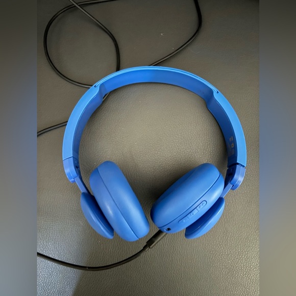 ONN Bluetooth headphones - Picture 1 of 5